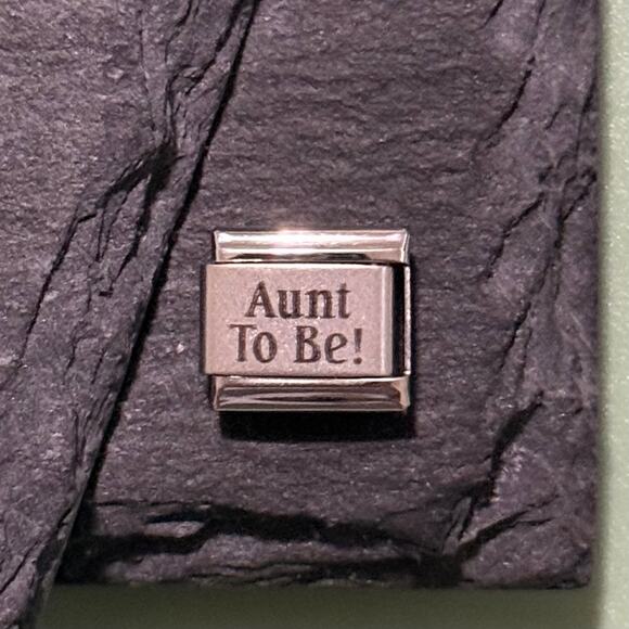 UBERRY Jewelry - Aunt To Be! Italian Charm Bracelet Link